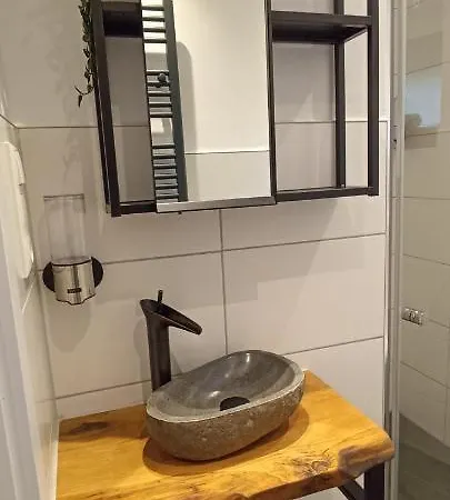 Апартаменты Haus Edda - Mit Garten Und Schlossblick